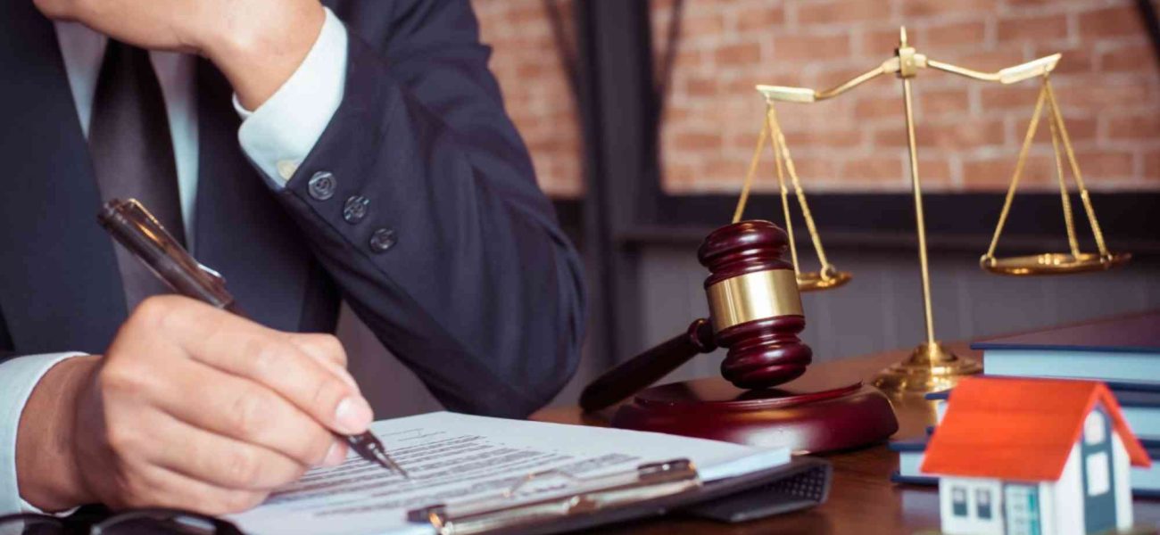 Can Property Lawyers in Dubai Help Resolve Real Estate Disputes?